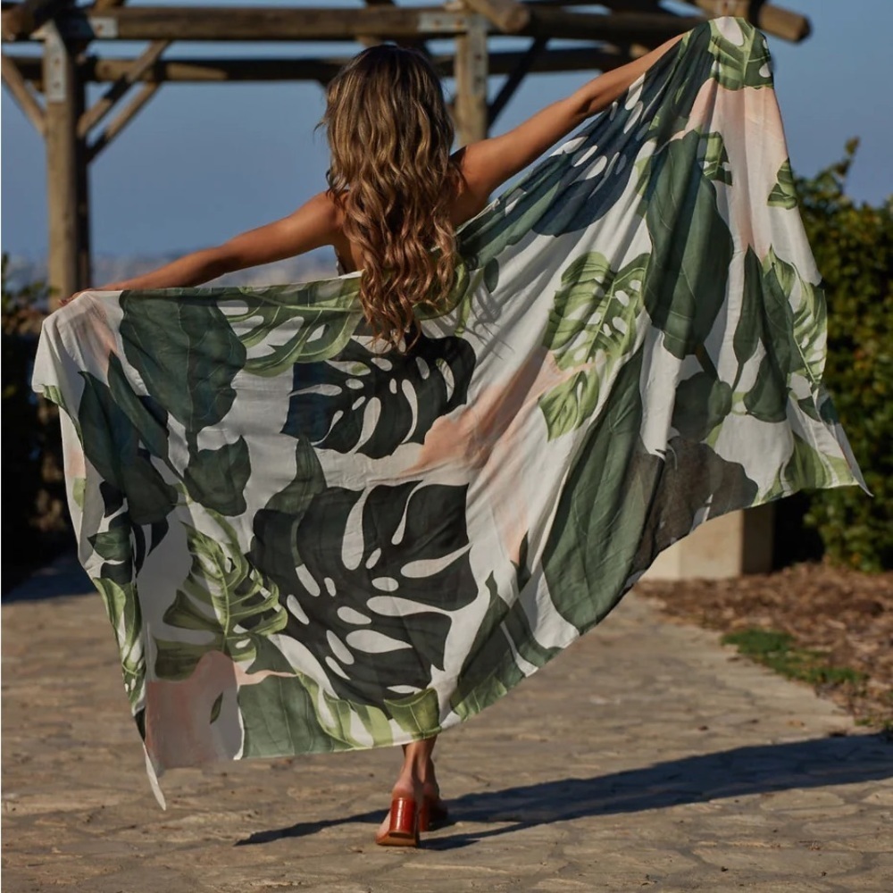 NWT Multi Use Wrap